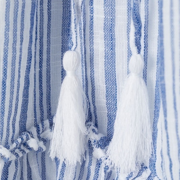 H&M white and blue stripped skirt. Size Xs. - Picture 2 of 10